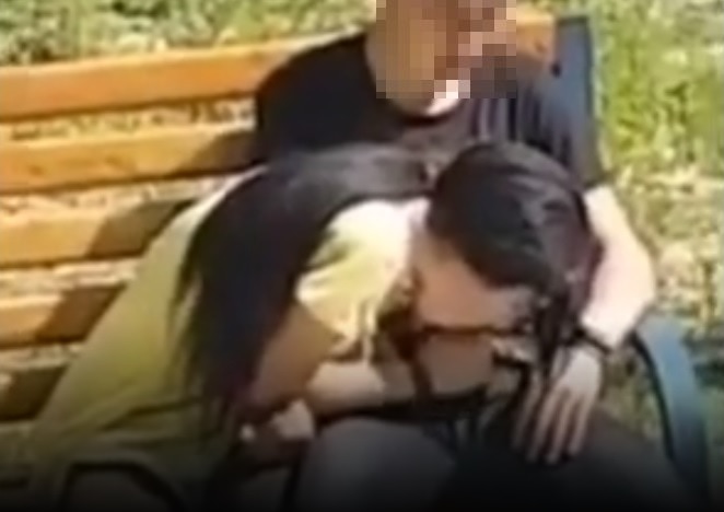 【動画あり】女子生徒、男子生徒に口の中に射精されてしまう・・・