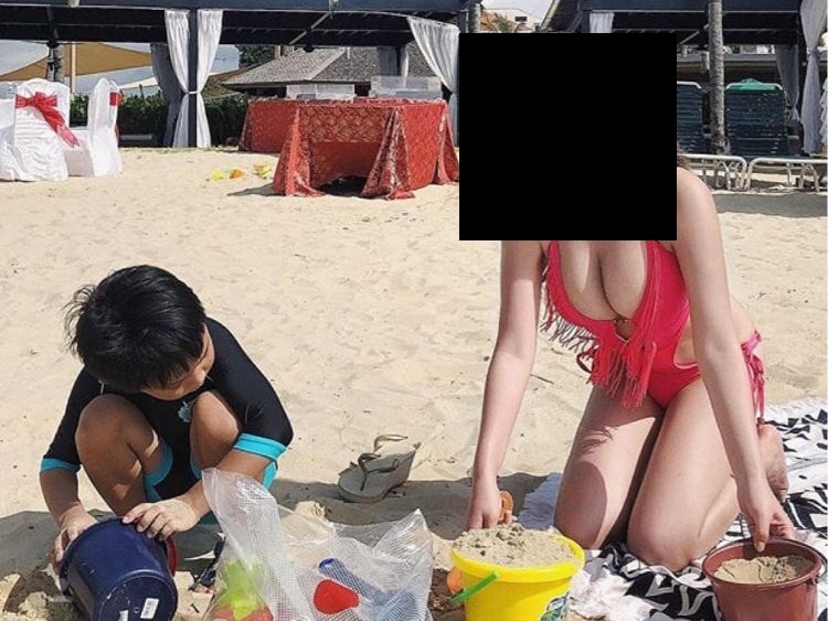 【動画】海水浴場の人妻、小学生男子の目の前で手コキしてしまうｗｗｗｗｗ