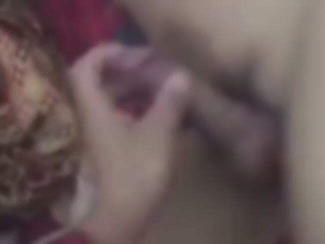 AVでもなんでもない、2人の女が1人の男性を犯す性的暴行動画がエロすぎる